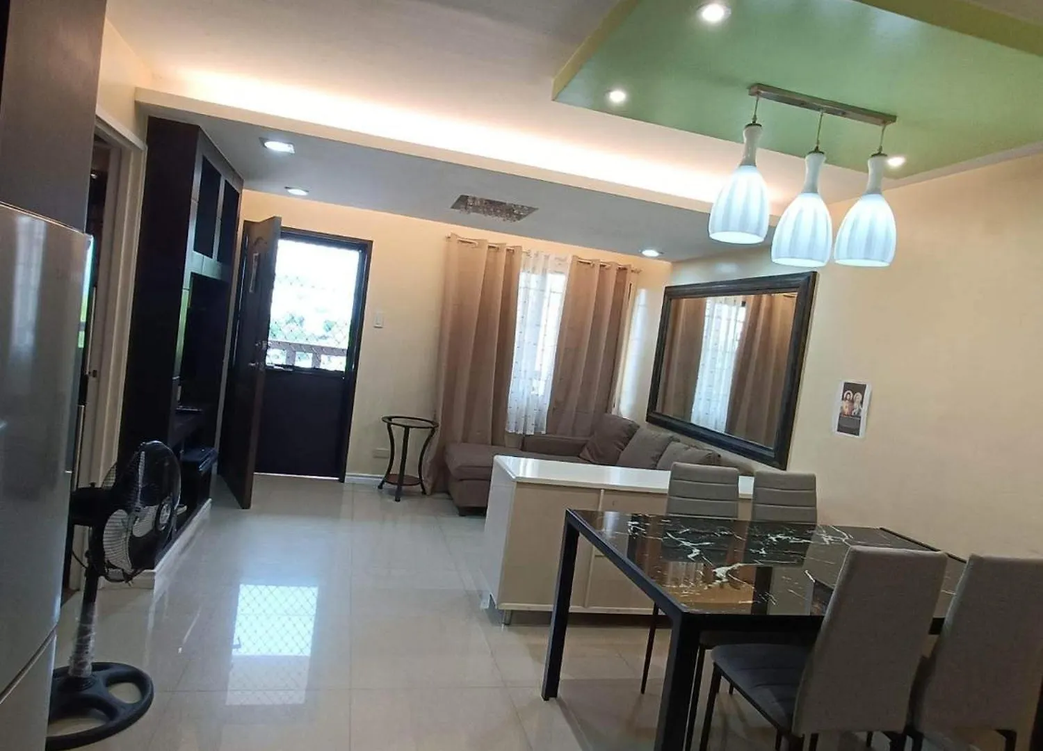 Kontakte von 2Br Condo Free Pool With Wifi Near Mall In Davao City